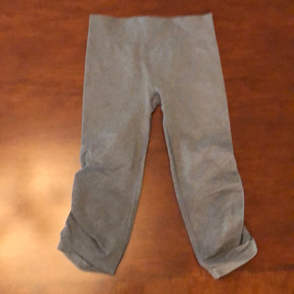 Gray Ivivva Crop leggings size 10